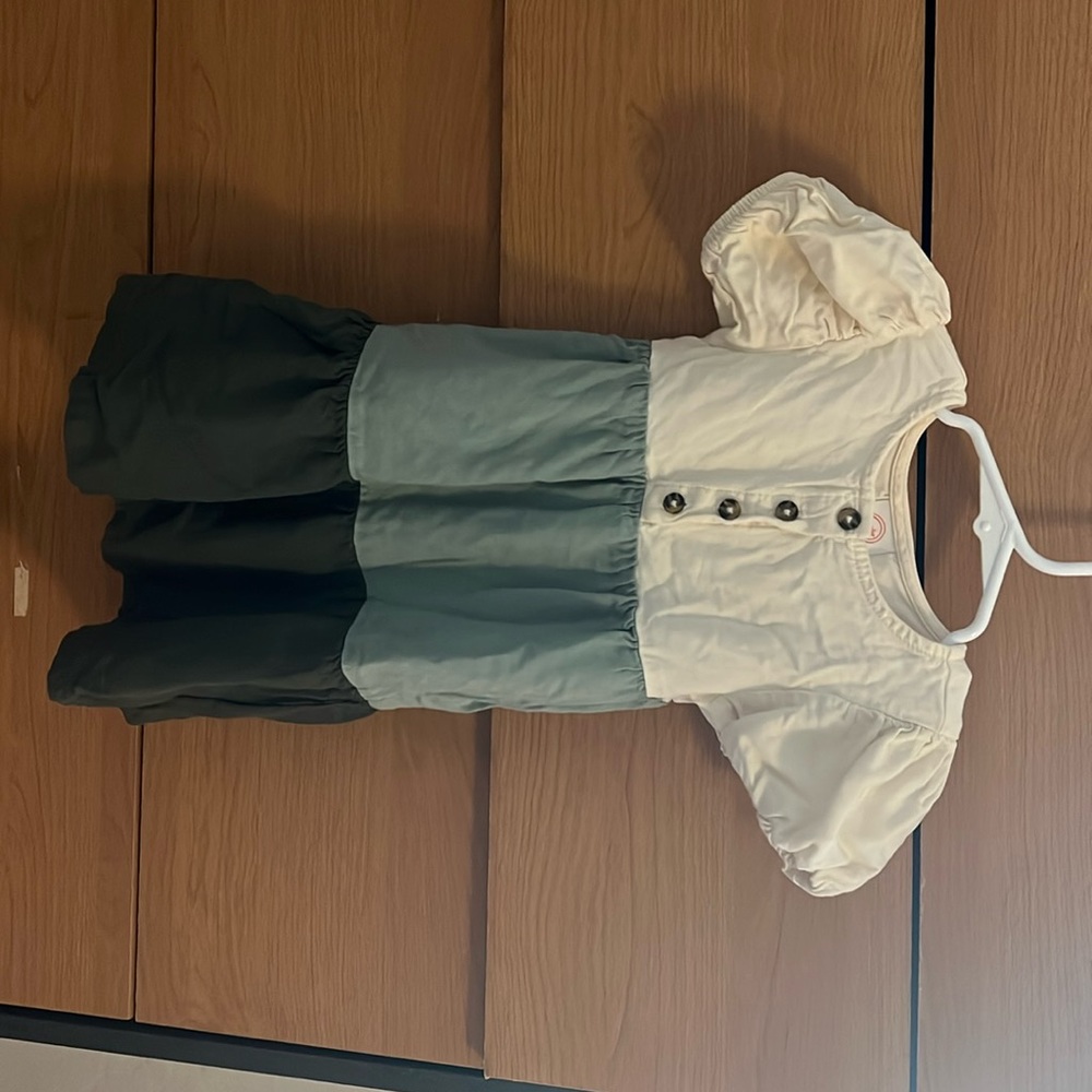 Girls dress